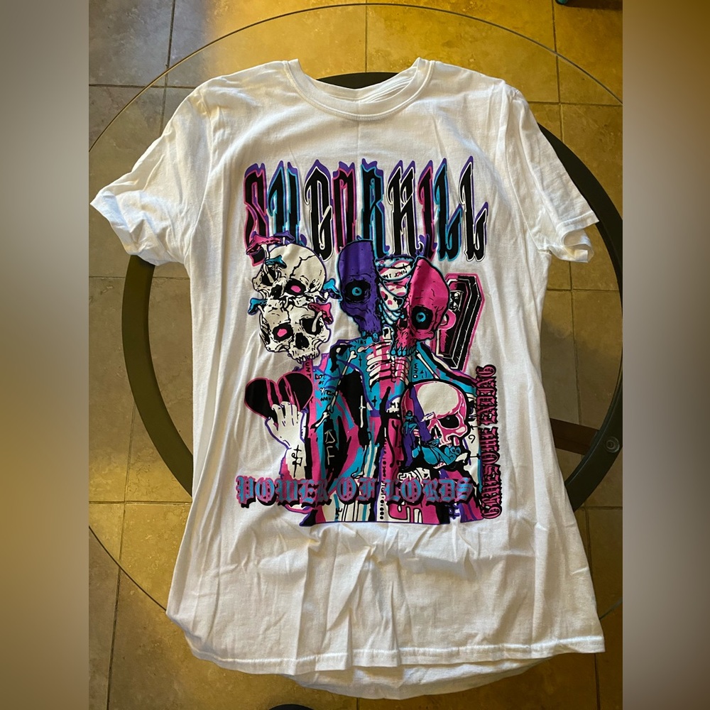 White graphic T-shirt